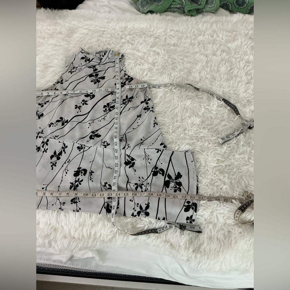 White House Black Market Floral Halter Blouse High Neck Flowy Ruffle Hem Size 4 - Picture 5 of 16